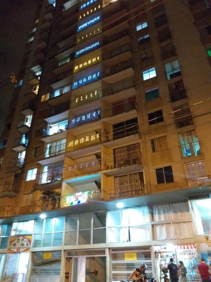 Centro! San Lorenzo - Downtown - Apto Con 2 Hab & Parqueadero Medellín Exteriör bild